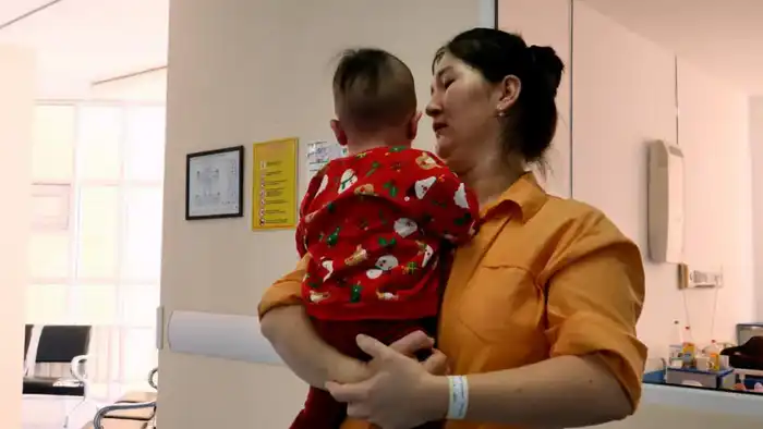 Дети продолжают поступать в столичные больницы с корью: врачи обратились к родителям (4)