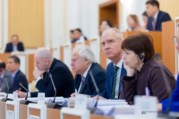 Международное сообщество оценило открытость и прозрачность конституционной реформы (6)