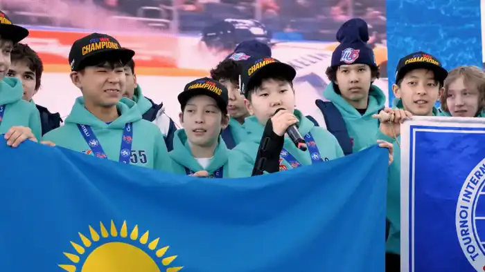 Чемпионы международного турнира Pee-Wee: молодые хоккеисты столицы вернулись домой (8)