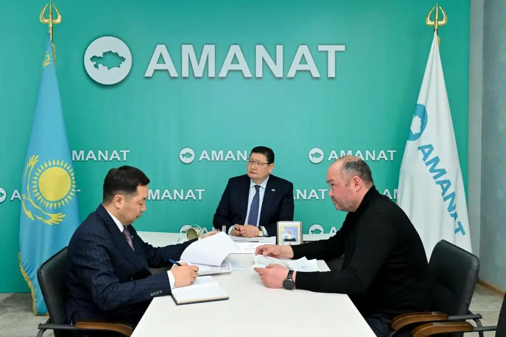 Аким области провел прием граждан по личным вопросам (4)