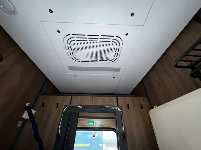 На линии «Астана – Семей» введён в эксплуатацию новый пассажирский вагон (9)