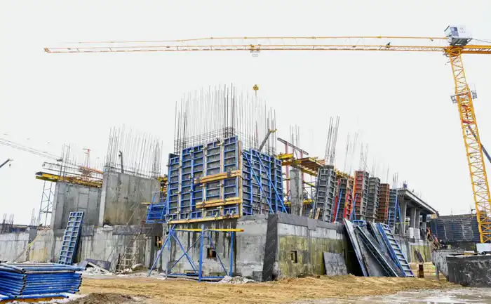 Глава региона осмотрел строительные объекты на территории города (6)