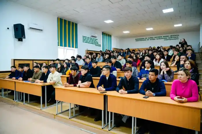 «Закон и порядок»: столичным студентам показали учебный судебный процесс о сталкинге (2)