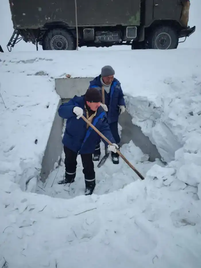 В Курчумском районе начались работы по подготовке к весеннему паводку (7)
