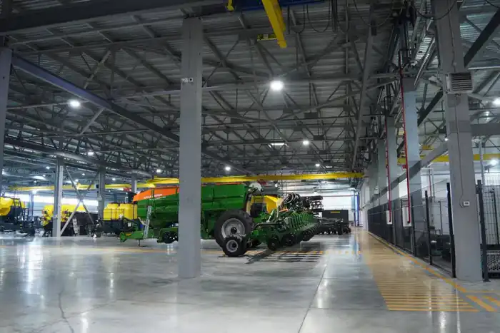 Делегация ВКО посетила предприятие по производству сельхозтехники «Комплекс Агро» в Барнауле (7)