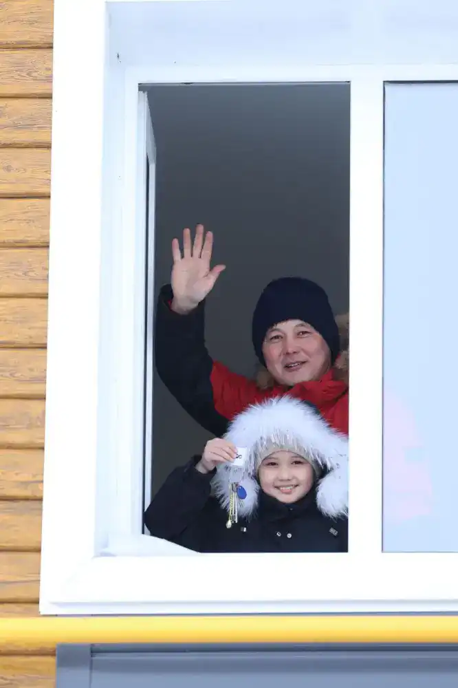 В Аулиеколе новосёлам вручили ключи от новых квартир (3)