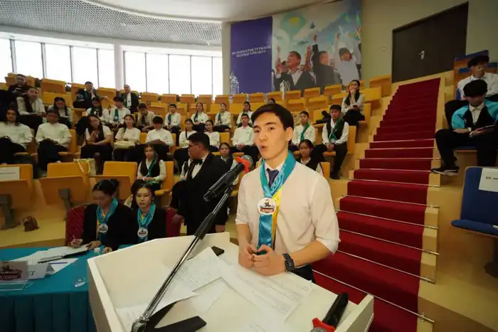 «Закон и порядок»: в Астане прошли дебаты среди школьников (8)