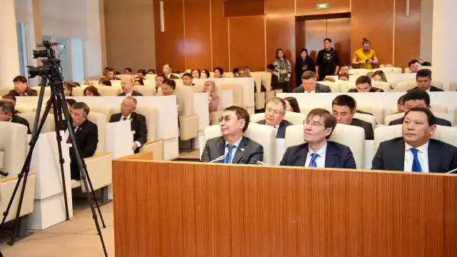 В ВКО обсудили актуальные вопросы инвестиций, туризма, АПК, продовольственной безопасности, цифровизации (2)