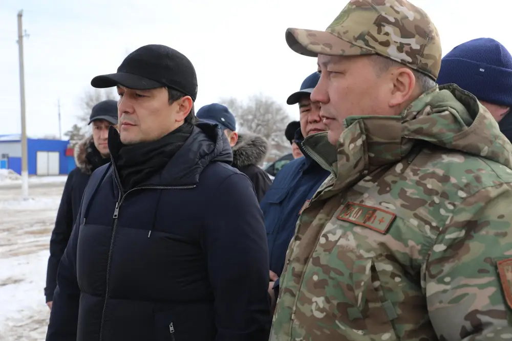 В областном центре активно ведутся берегоукрепительные работы и подготовка к паводку (5)