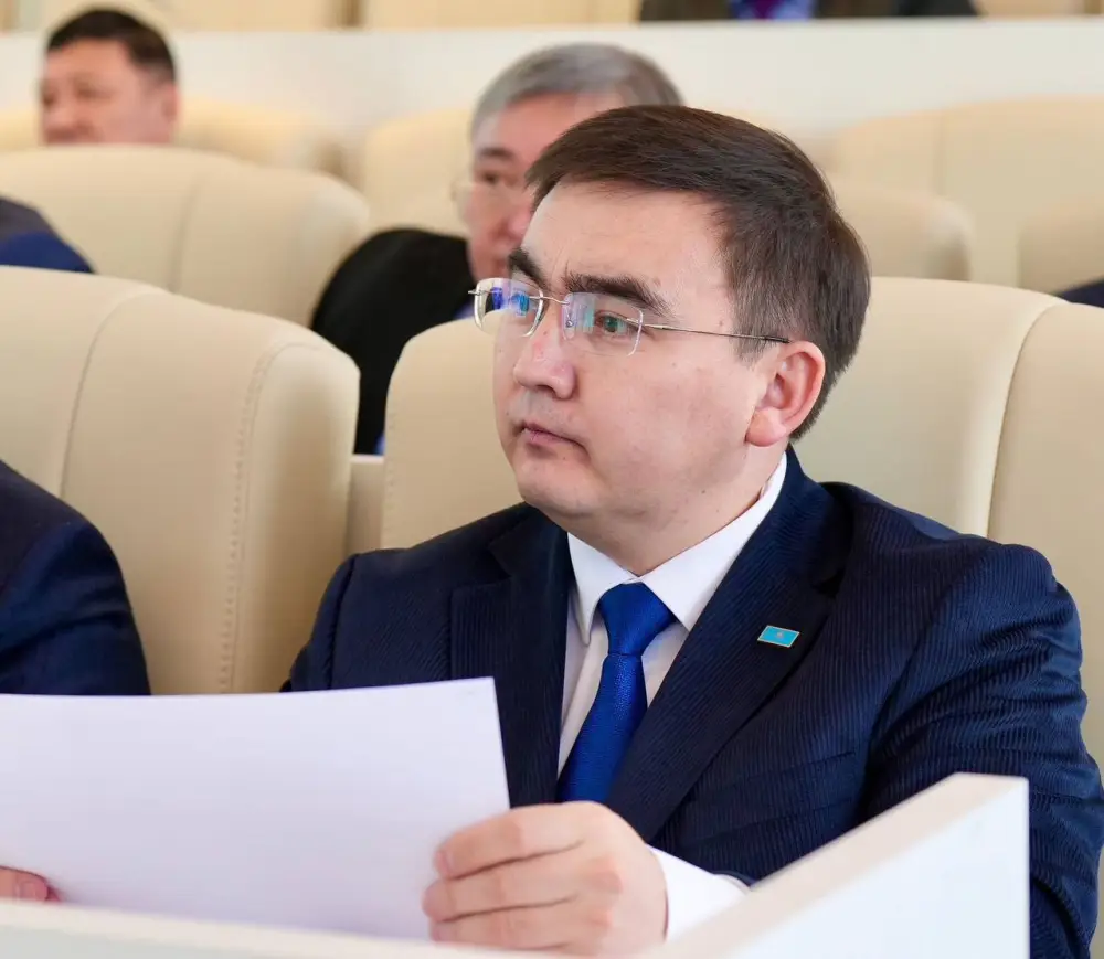 На заседании акимата ВКО рассмотрены актуальные вопросы развития региона (6)