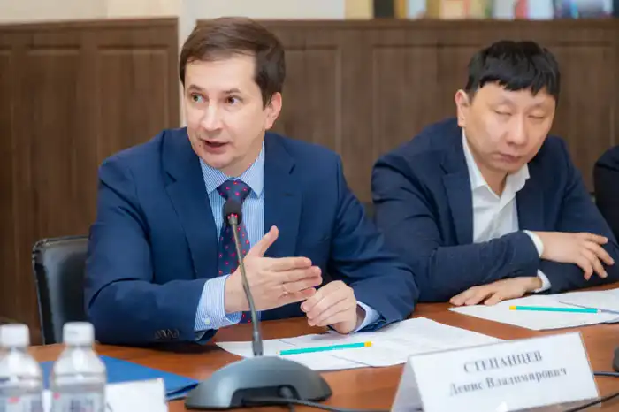 Арман Шаккалиев провёл первое заседание обновлённого Общественного совета (6)