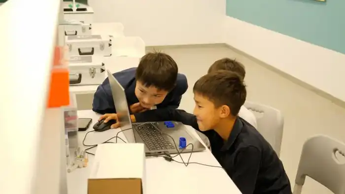 «Школа без смартфонов»: в Астане растет число учащихся, не пользующихся смартфонами во время занятий (4)