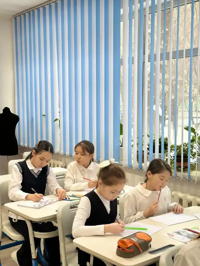 «Светлое будущее без наркотиков»: в Астане прошла выставка рисунков (9)