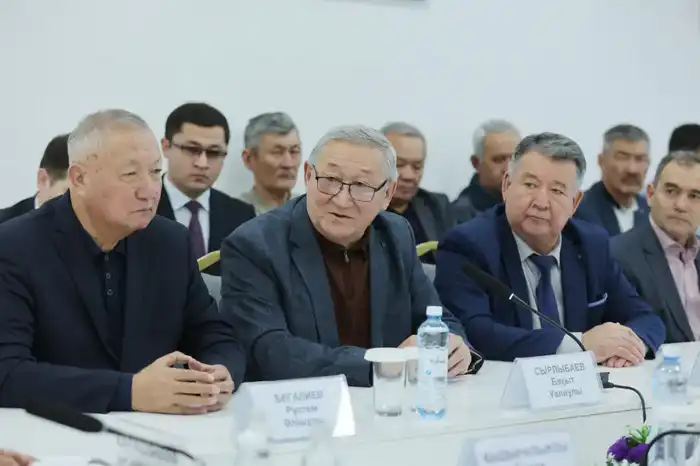 Ербол Карашукеев встретился с ветеранами Жамбылской области (3)