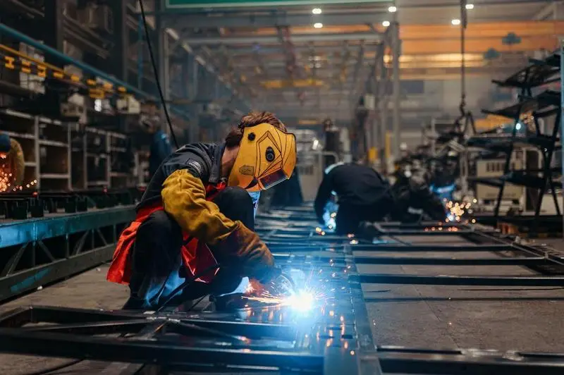 Более 70 трудовых коллективов предприятий Карагандинской области поддержали проект новой Конституции (3)