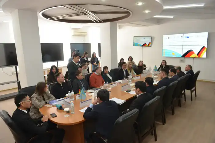 В КарТУ презентовали малую биогазовую установку для образовательной и научной работы (7)