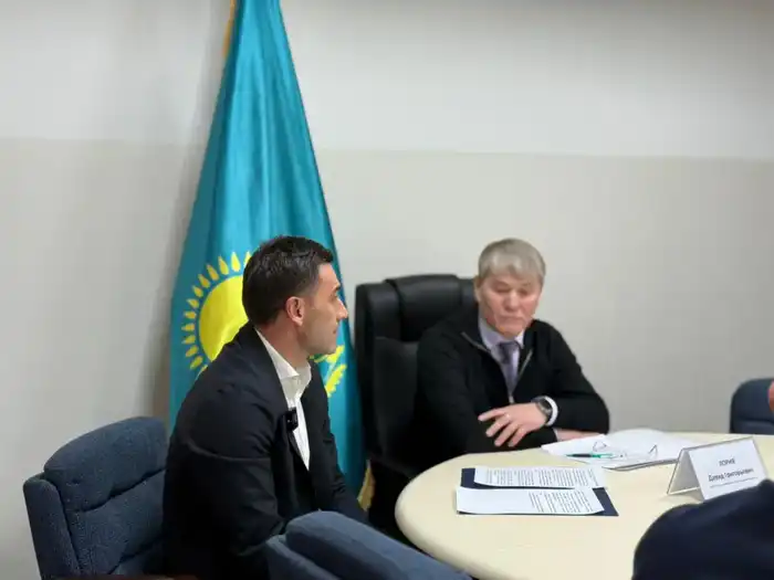 Проект новой Конституции Казахстана обсудили в столичной спортшколе (5)