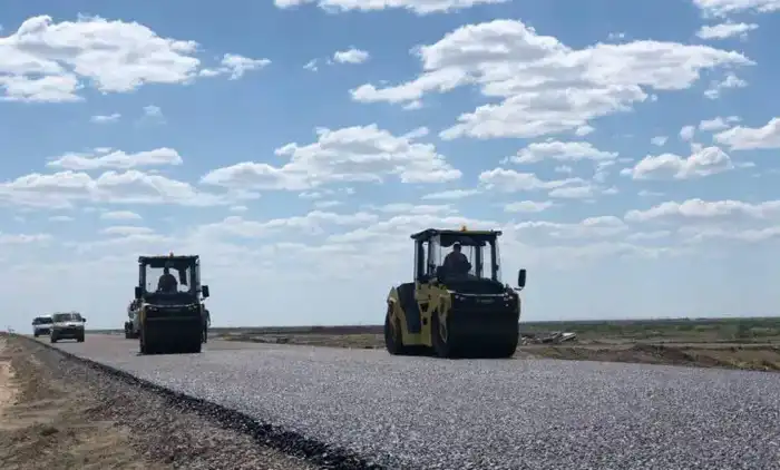 В Жылыойском районе проводится капитальный ремонт 62 километров автодорог (2)