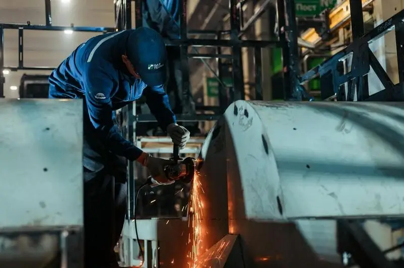 Более 70 трудовых коллективов предприятий Карагандинской области поддержали проект новой Конституции (7)