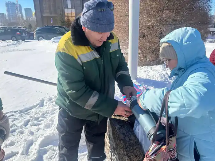 «Милосердие – путь добра»: в Астане пенсионеры провели благотворительную акцию (4)