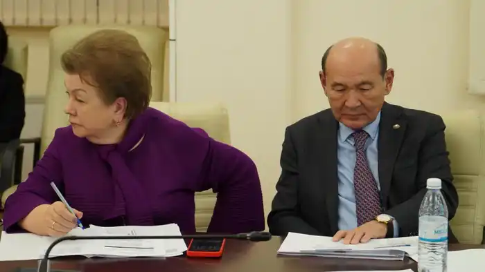 В МИНЗДРАВЕ ОБСУДИЛИ ПРОЕКТ КОНСТИТУЦИОННЫХ ИЗМЕНЕНИЙ В ЧАСТИ ПРАВА НА МЕДИЦИНСКУЮ ПОМОЩ (6)