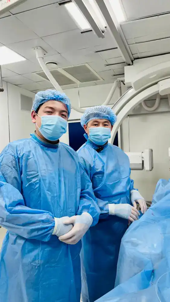 ШЫМКЕНТСКИЕ ВРАЧИ СПАСЛИ НОГУ 68-ЛЕТНЕГО ПАЦИЕНТА ОТ АМПУТАЦИИ (2)