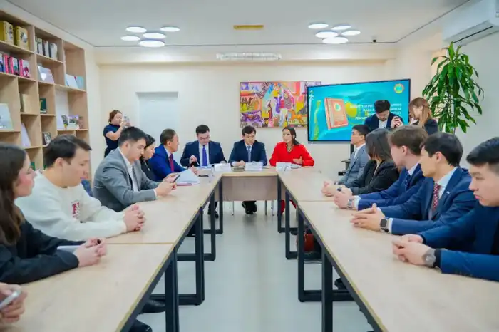 Столичная молодежь обсудила проект новой Конституции (5)