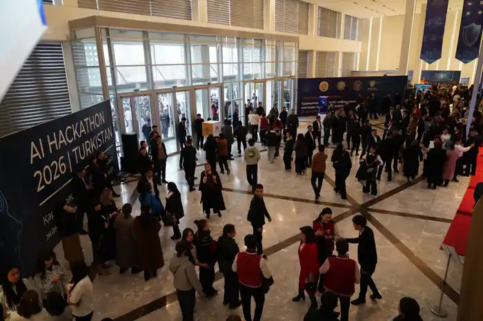 ЦИФРЛАНДЫРУ ЖӘНЕ ЖАСАНДЫ ИНТЕЛЛЕКТ: ТҮРКІСТАНДА ҚАРЖЫЛЫҚ ҚАУІПСІЗДІК МӘСЕЛЕСІ ТАЛҚЫЛАНДЫ (4)