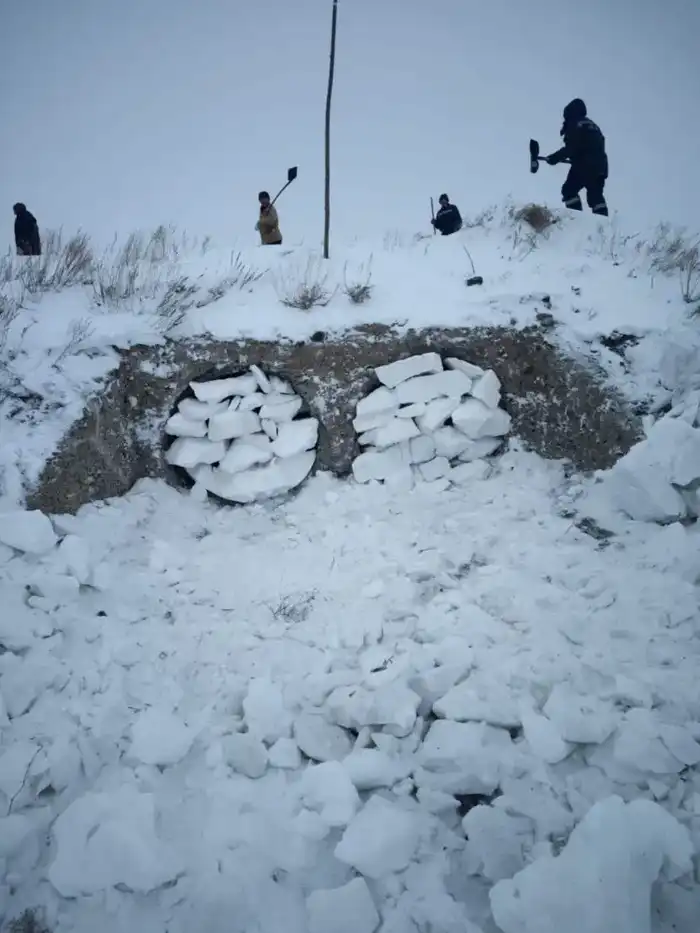 В Курчумском районе начались работы по подготовке к весеннему паводку (3)