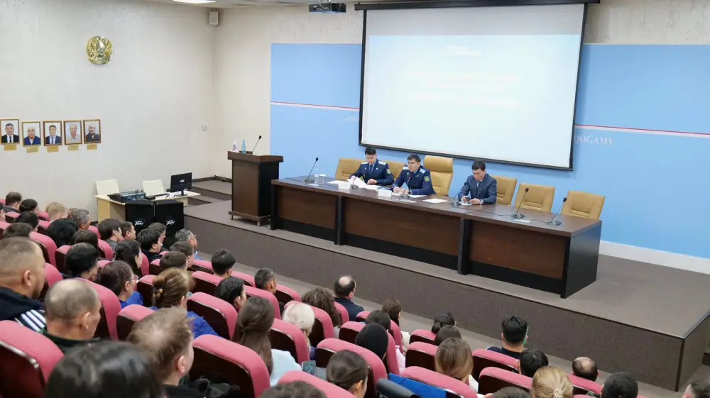 «Закон и порядок»: встречу по повышению правовой грамотности работников провели на столичном предприятии (6)