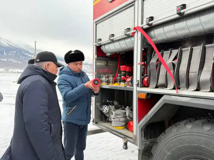 Противопожарная техника передана в Катон-Карагайский государственный национальный природный парк (3)