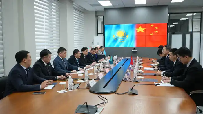 Рабочая встреча вице-министра по чрезвычайным ситуациям с Послом Китайской Народной Республики (3)