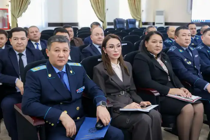 ПРОФИЛАКТИКА ДОЛЖНА ПРОВОДИТЬСЯ СИСТЕМНО И НА ПОСТОЯННОЙ ОСНОВЕ: АКИМ ШЫМКЕНТА — О ПРАВОНАРУШЕНИЯХ (3)