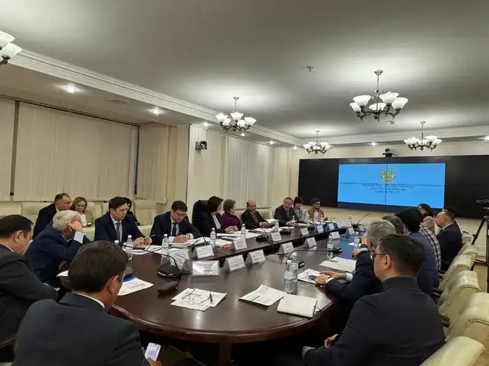 В МИНЗДРАВЕ ОБСУДИЛИ ПРОЕКТ КОНСТИТУЦИОННЫХ ИЗМЕНЕНИЙ В ЧАСТИ ПРАВА НА МЕДИЦИНСКУЮ ПОМОЩ (2)