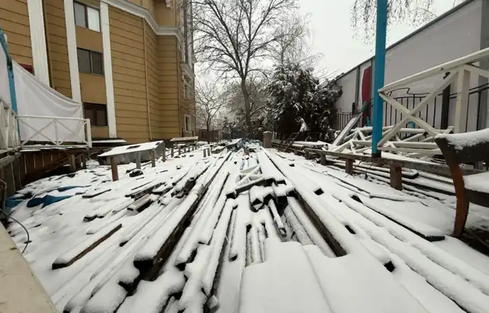 Летнюю террасу ресторана в центре Алматы снесли по решению суда (3)
