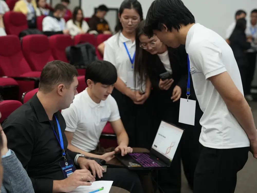 В Алматы завершился городской хакатон «BilimHack Almaty-2026» среди студентов колледжей (3)