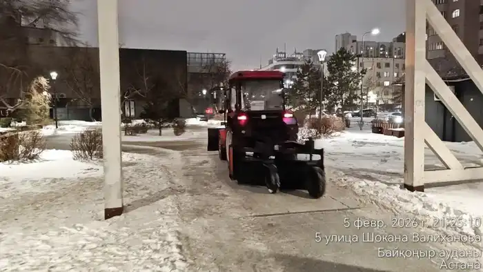 Гололед и обильные осадки в Астане: спасатели обратились с предупреждением к горожанам (4)