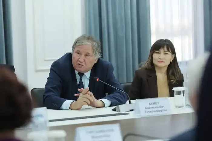 Ербол Карашукеев встретился с представителями творческой интеллигенции (4)