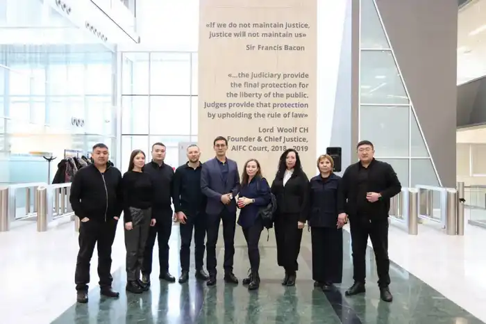 Магистранты Академии правосудия при Высшем Судебном Совете приняли участие в выездной лекции в Суде Международного финансового центра «Астана» (МФЦА) (2)