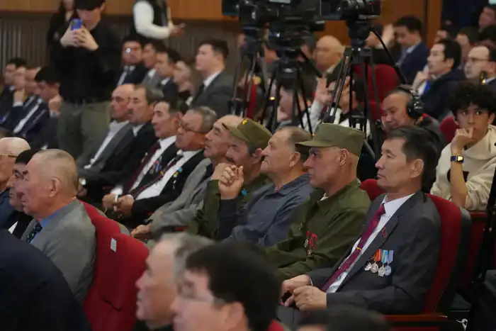 НУРАЛХАН КУШЕРОВ ВСТРЕТИЛСЯ С ЖИТЕЛЯМИ ГОРОДА ТУРКЕСТАНА И ОБСУДИЛ АКТУАЛЬНЫЕ ВОПРОСЫ (4)