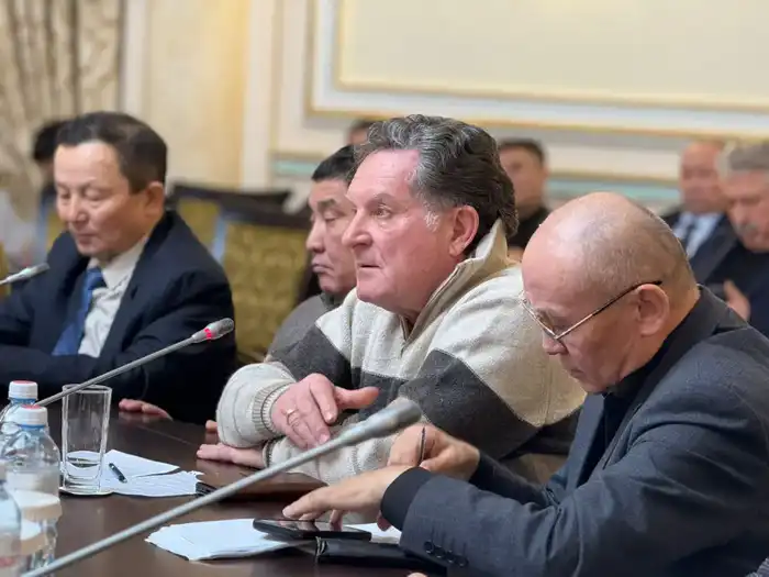 Союз писателей Казахстана поддержал проект новой Конституции (4)