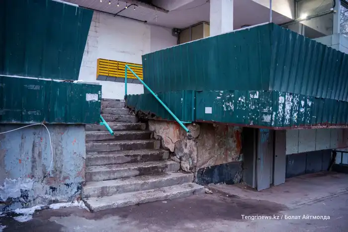 Текущее состояние лестниц ЖК 'Три богатыря'