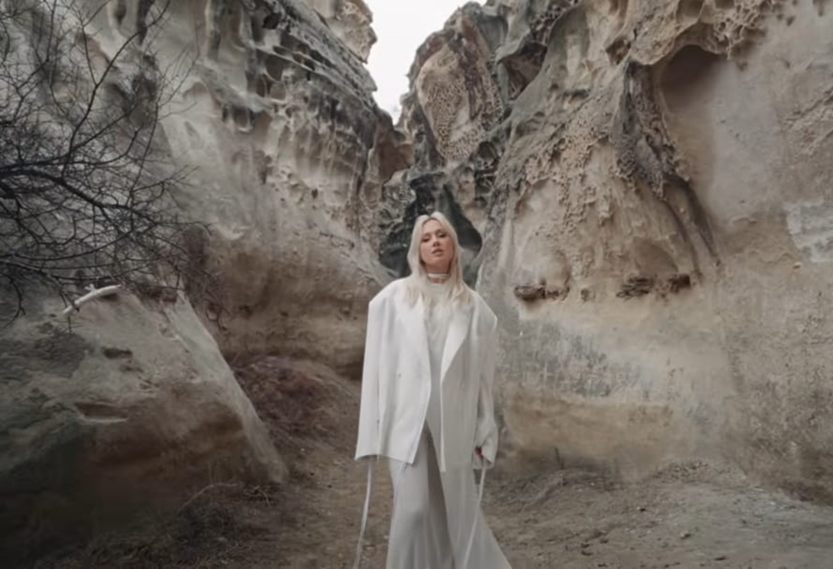 Кадр из клипа Клавы Коки