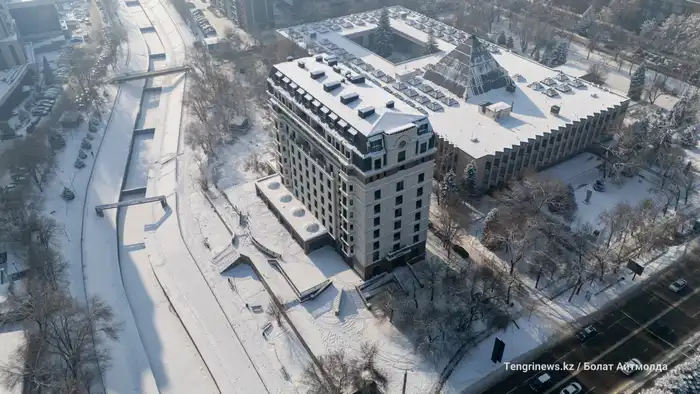 Бывший отель Кайрата Сатыбалды на реке Есентай, фото с дрона