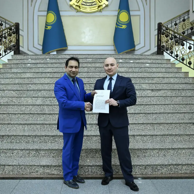 В МИД Казахстана приняли копии верительных грамот у Послов ряда государств (5)