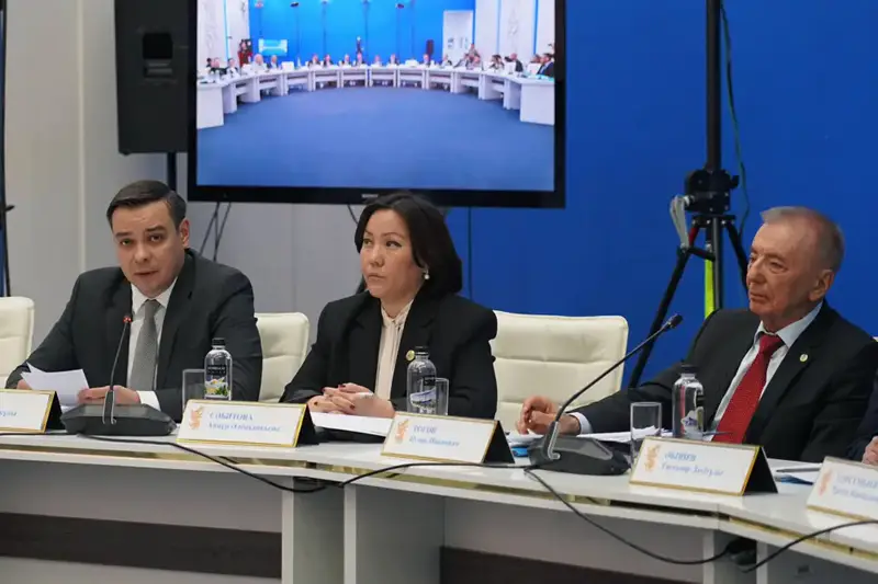 Омбудсмен принял участие в заседании Комиссии по правам человека при Президенте РК (2)