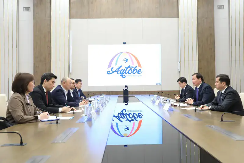 Аким области Асхат Шахаров встретился с председателем Президиума НПП «Атамекен» Канатом Шарлапаевым (7)