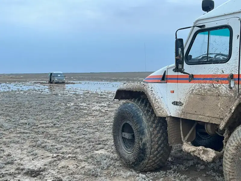 За прошедшие трое суток из снежных заносов спасено и эвакуировано 78 человек (6)