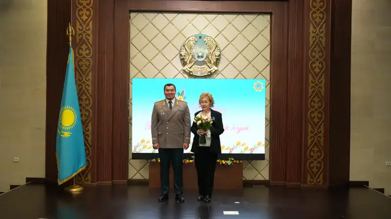 Глава МЧС поздравил женщин ведомства и вручил государственные награды (7)