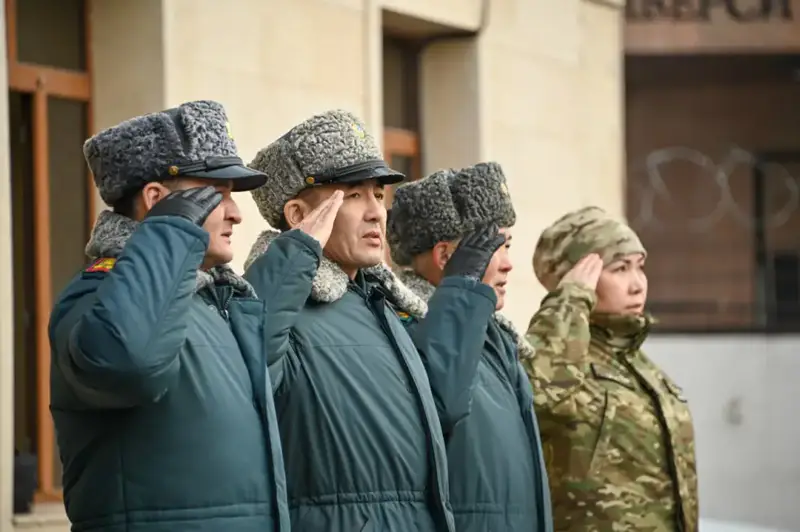 Весенний призыв: в Астане и в регионах проводили первых новобранцев на срочную воинскую службу (2)